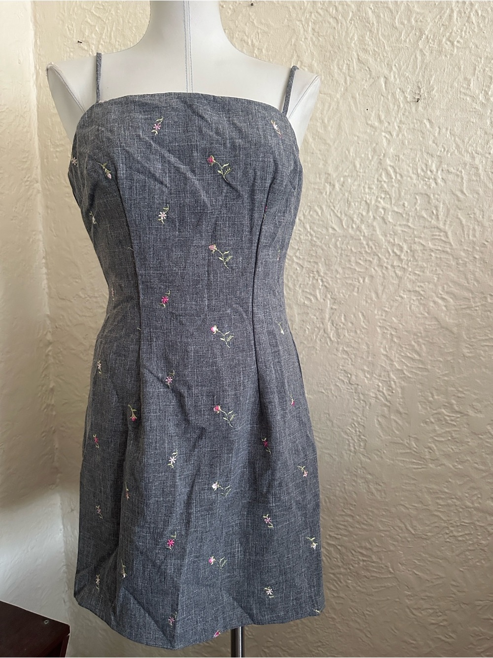 Vintage 1990s City Triangles Gray Pink Embroidered Floral Mini Dress 11